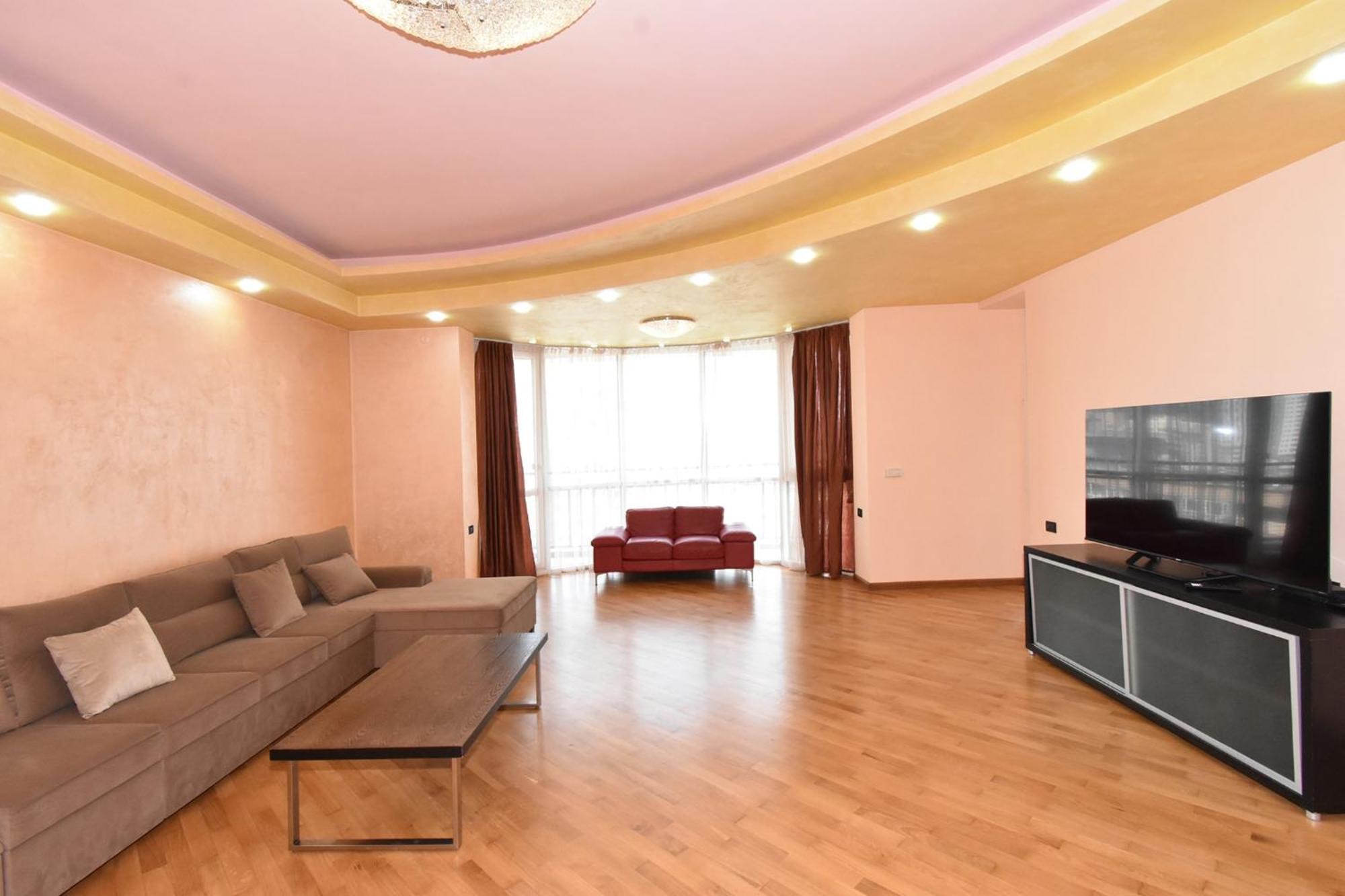 Amiryan Street, 3 Bedrooms Grand And Sunny Apartmet Am2711 耶烈万 外观 照片