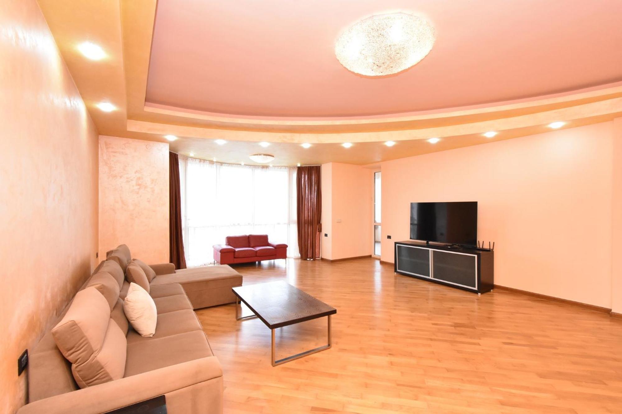 Amiryan Street, 3 Bedrooms Grand And Sunny Apartmet Am2711 耶烈万 外观 照片